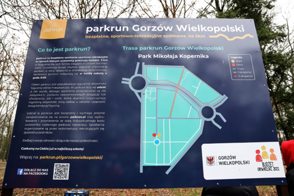 tablica z mapą park run w parku Kopernika fot. UM