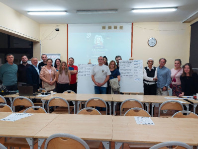 grupa uczestników spotkania